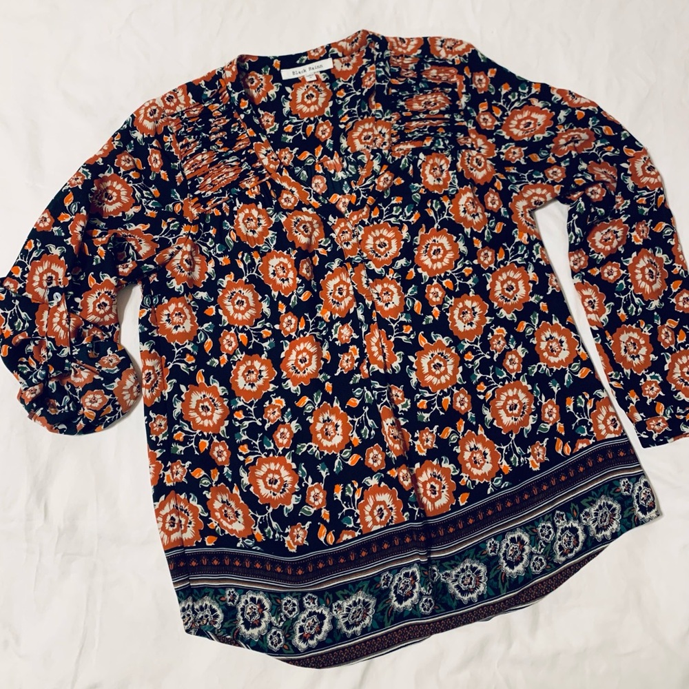 Floral blouse size Medium.